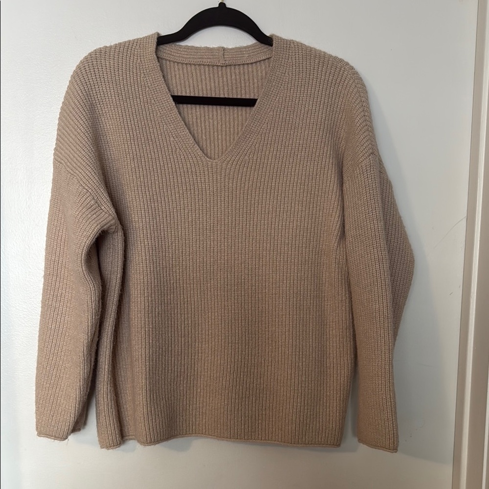 Oversized V-Neck Ribbed Knit Sweater - Picture 3 of 4